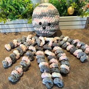 Bernat blanket yarn hand made knit baby octopus 🐙